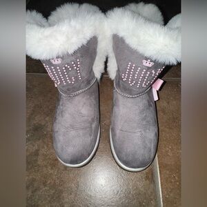 Juicy Couture Gray Boots with White Fur